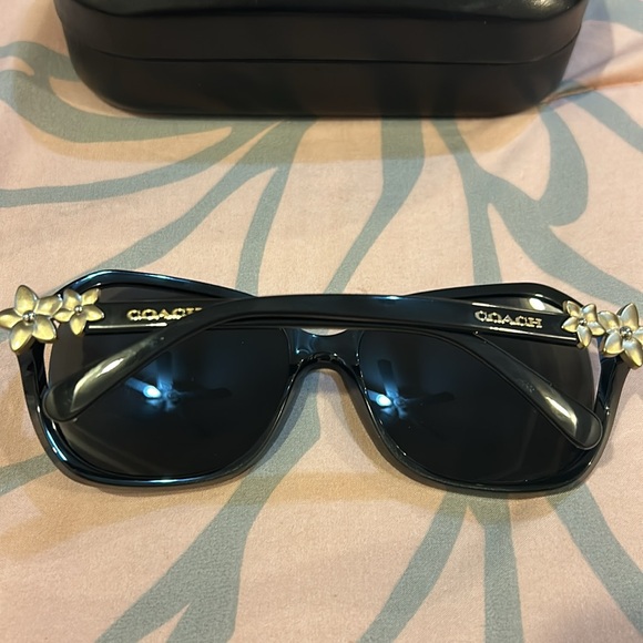 Coach sunglasses - Picture 2 of 3